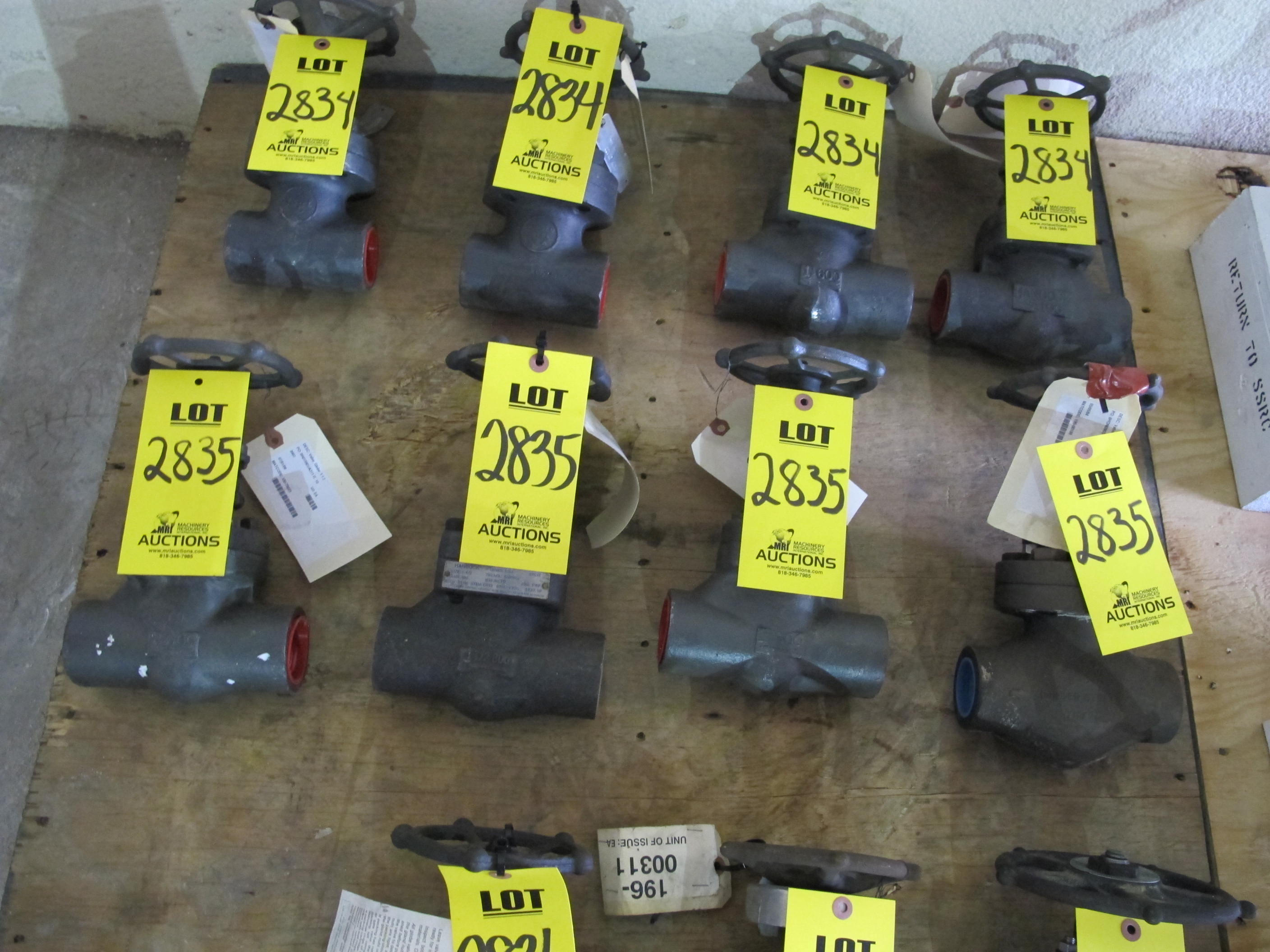 LOT (4) TO INCLUDE: (2) VALVE, GLOBE TYPE, 1-1/2" SIZE, 800 LB RATING, CARBON STL MATERIAL, SOCKET WELD CONNECTIONS, A/SA105 SPECIFICATION, OS&Y STYLE, HARD FACED SEAT & DISC TRIM, GRAPHITE SOFTGOODS, HANDWHEEL OPERATOR. BOLTED BONNET, PART # 5500W, (1) VALVE, GLOBE TYPE, 1-1/2" SIZE, 800 LB RATING, CARBON STL MATERIAL, SOCKET WELD CONNECTIONS, A/SA105 SPECIFICATION, OS&Y STYLE, HARD FACED SEAT & DISC TRIM, GRAPHITE SOFTGOODS, HANDWHEEL OPERATOR. BOLTED BONNET, PART # 5500W, (1) VALVE, GLOBE TYPE, 1-1/4" SIZE, CLASS 800 RATING, A105 BODY & BONNET MATERIAL, SW CONNECTIONS, ANSI/ASME B16.34 SPECIFICATION, CONVENTIONAL PORT, BOLTED BONNET, OS&Y STYLE, HARDFACED DISC & SEAT, 13% CR TRIM, MANUAL (HANDWHEEL) OPERATOR. PART # SW12141FHF 1-1/4" (W-51) LOADING & HANDLING FEE $15-